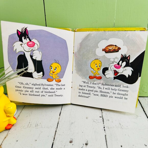Vintage 70s' Tweety and Sylvester Book Vintage Warner Bros Tweety Bird Sylvester - Picture 8 of 8